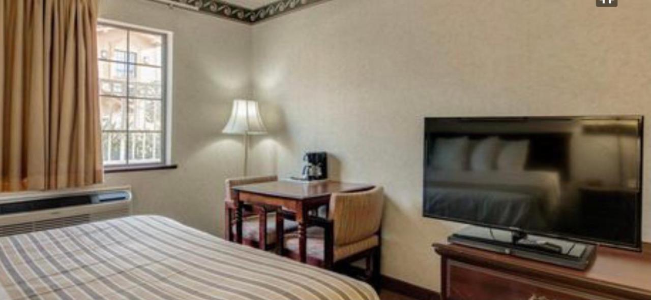 Econo Lodge Inn & Suites El Paso Ngoại thất bức ảnh