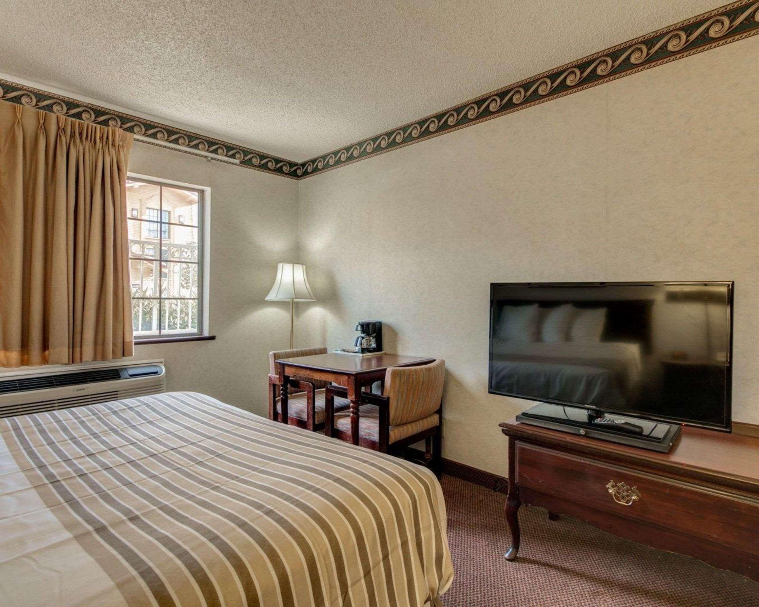 Econo Lodge Inn & Suites El Paso Ngoại thất bức ảnh